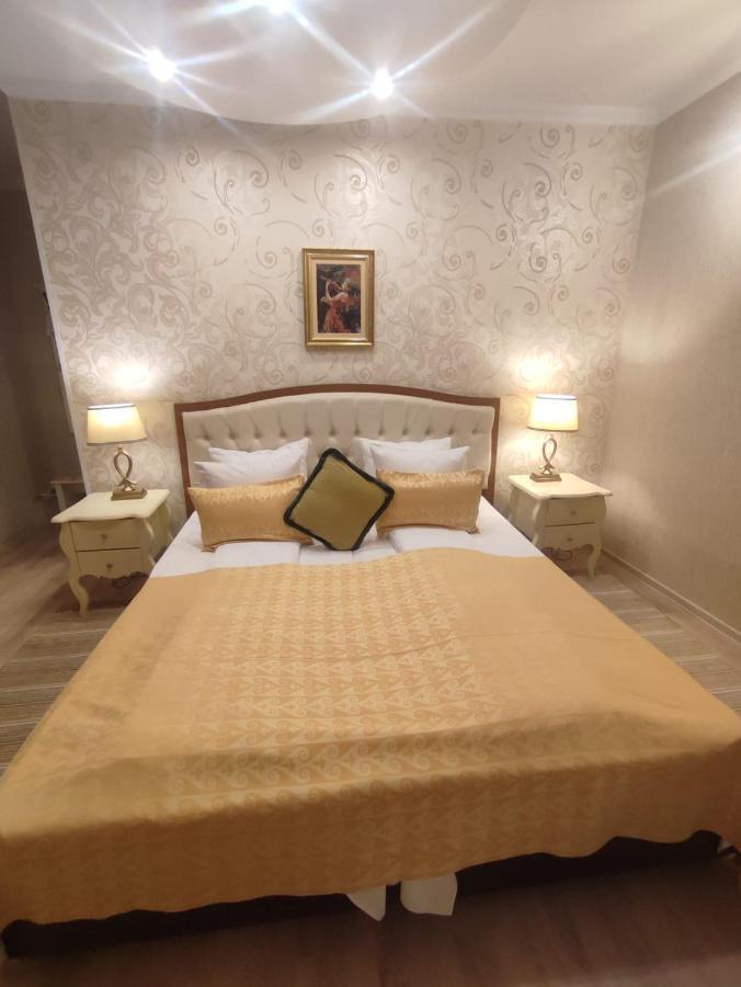 Casa Alina Hotel Дева Екстериор снимка