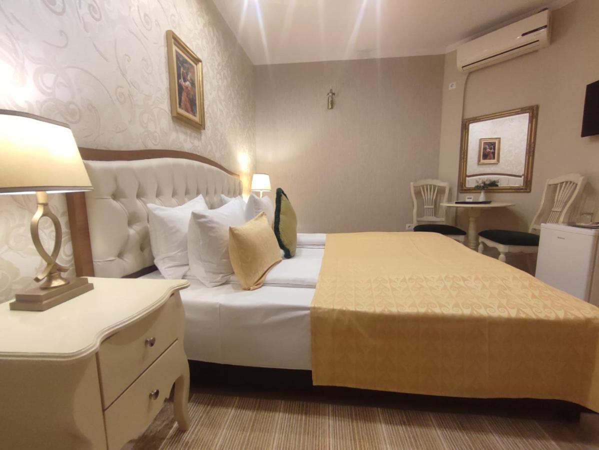 Casa Alina Hotel Дева Екстериор снимка