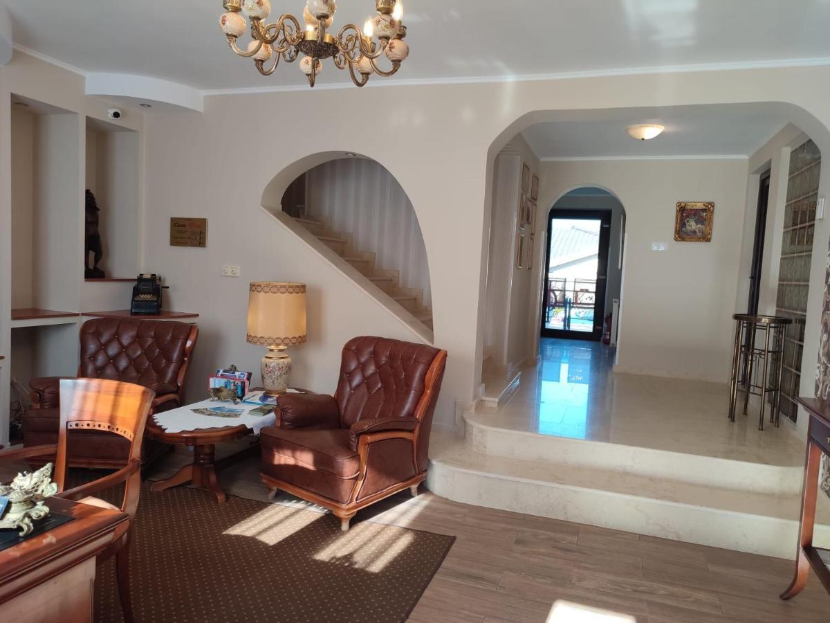 Casa Alina Hotel Дева Екстериор снимка