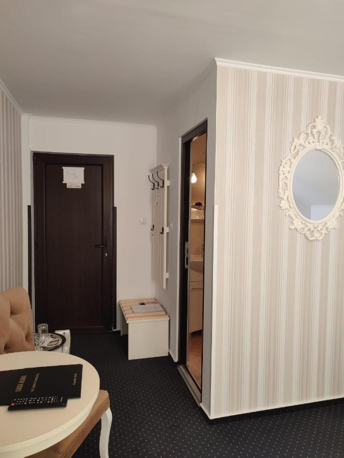 Casa Alina Hotel Дева Екстериор снимка