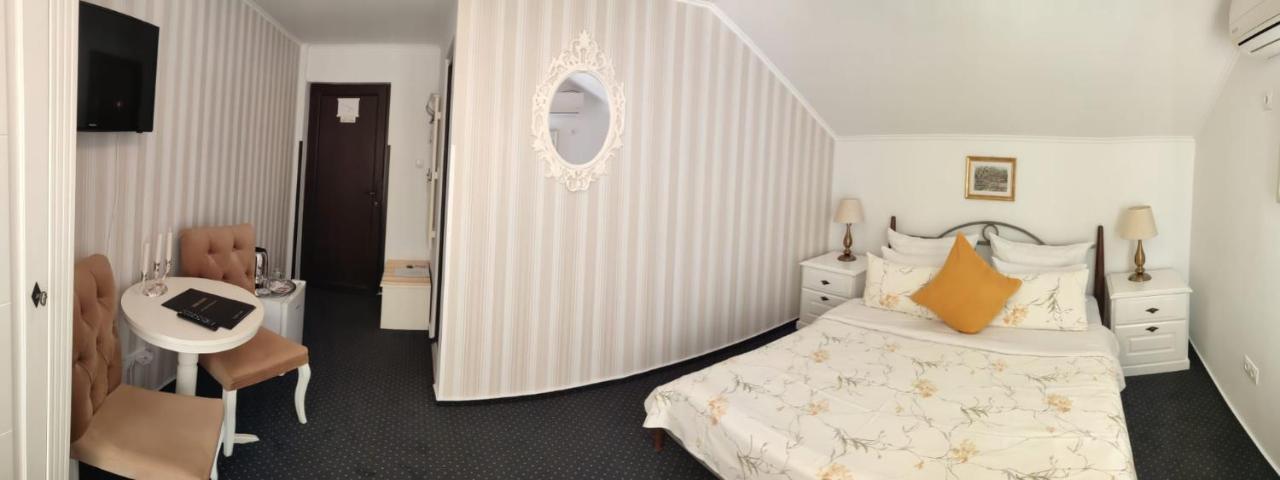 Casa Alina Hotel Дева Екстериор снимка