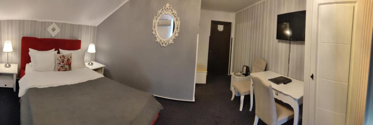 Casa Alina Hotel Дева Екстериор снимка