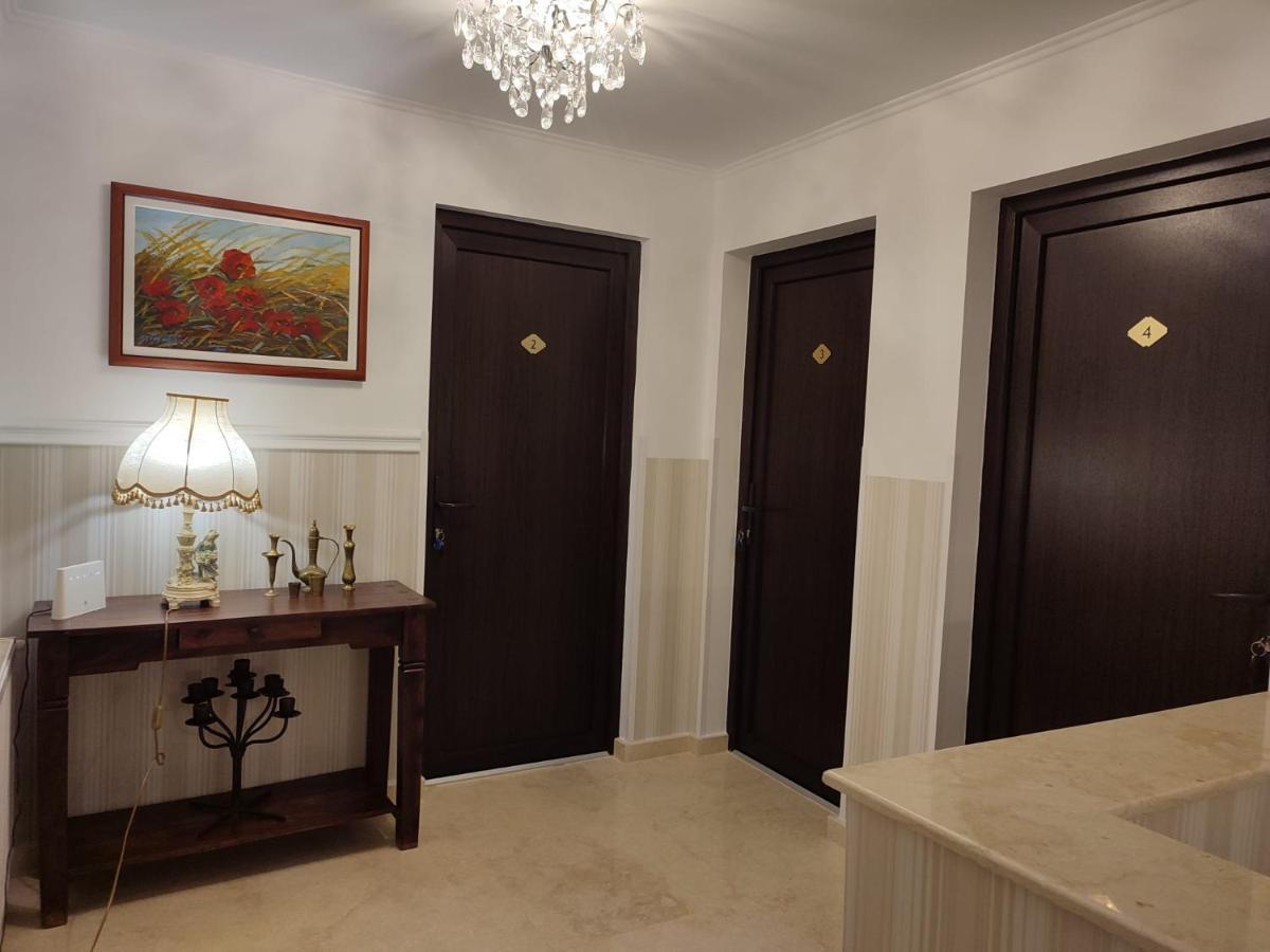 Casa Alina Hotel Дева Екстериор снимка