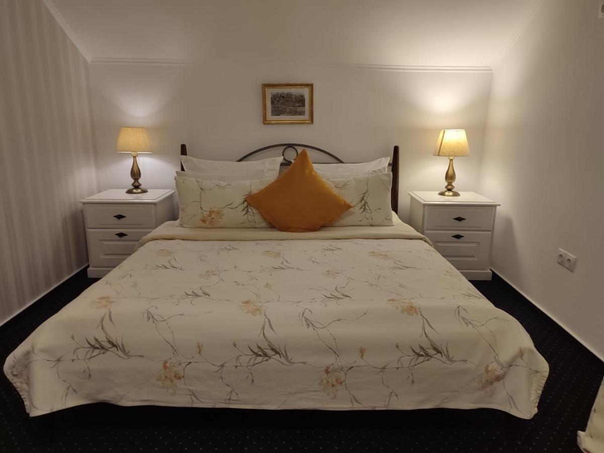 Casa Alina Hotel Дева Екстериор снимка