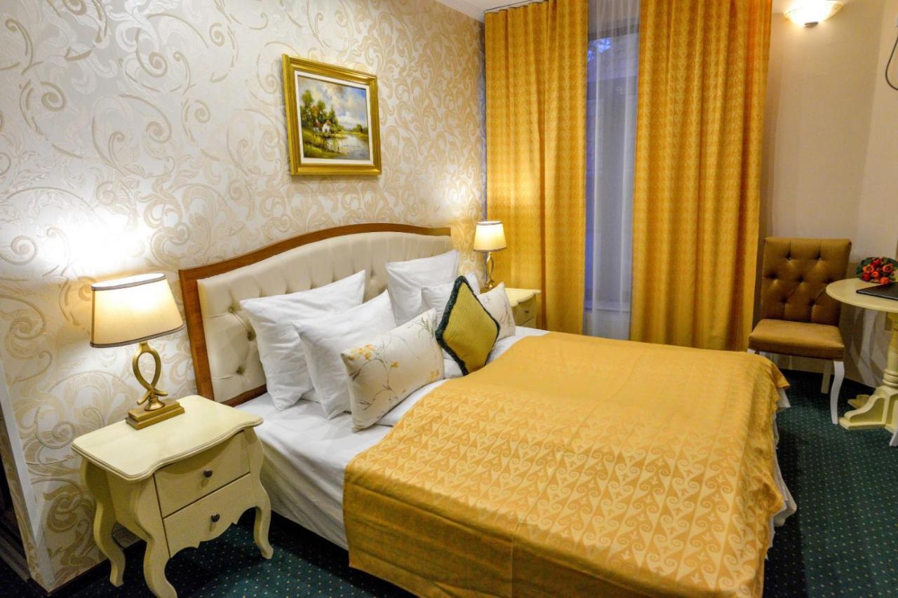 Casa Alina Hotel Дева Екстериор снимка
